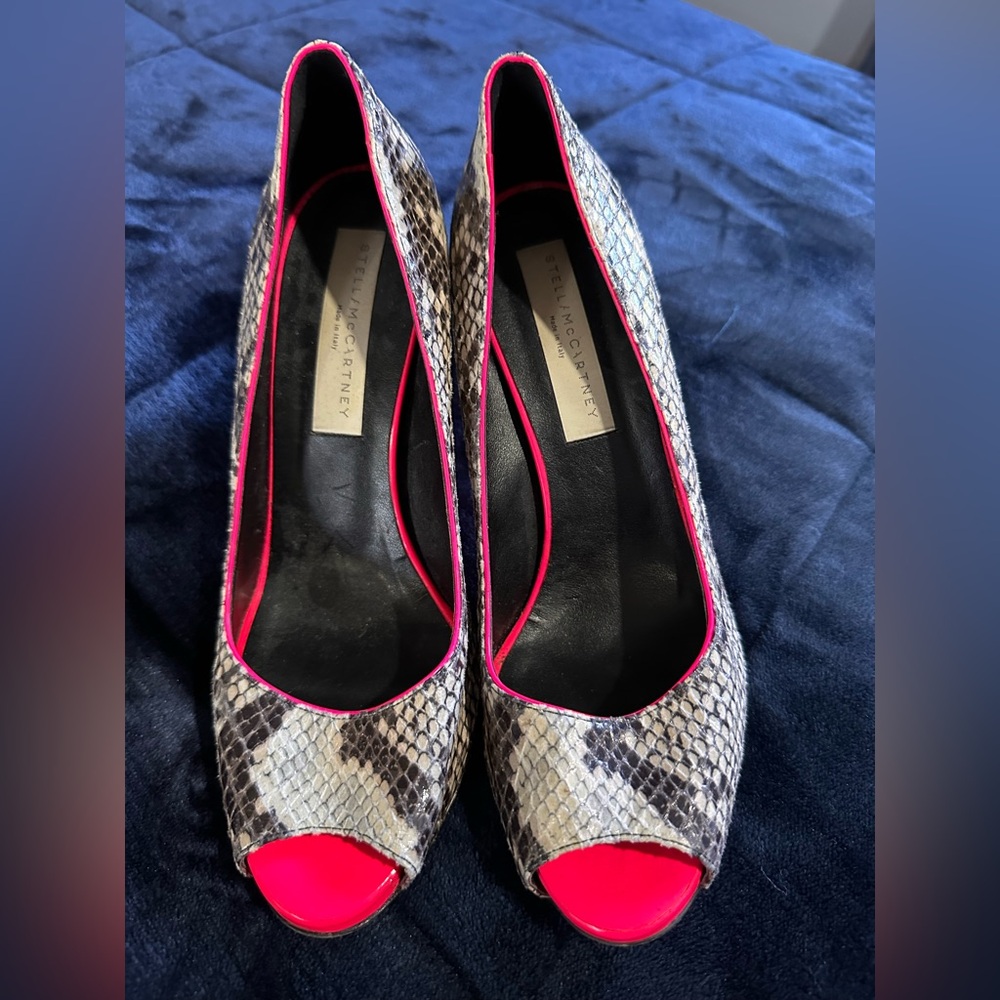 STELLA McCarthy NEON & Snakeskin 4 inch heels these shoes are sensational!